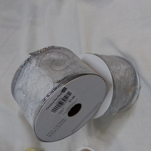 5 rolls of NWT Holiday Ribbon and DIY Artminds Ornaments - Picture 3 of 16